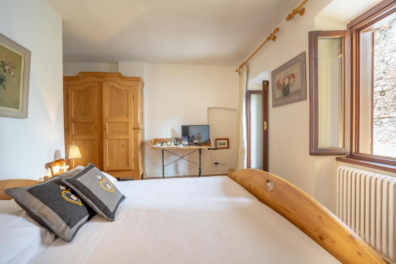 B&B S. Trinita 18 Suites & Rooms Trento Kültér fotó