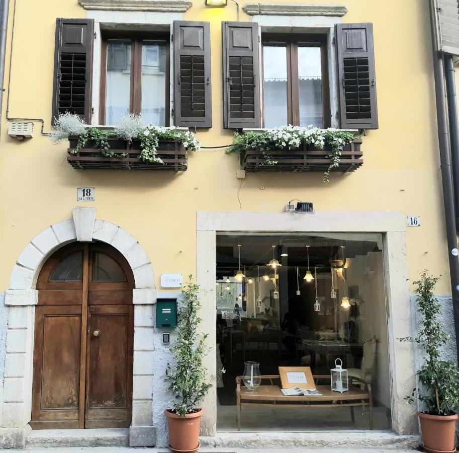 B&B S. Trinita 18 Suites & Rooms Trento Kültér fotó