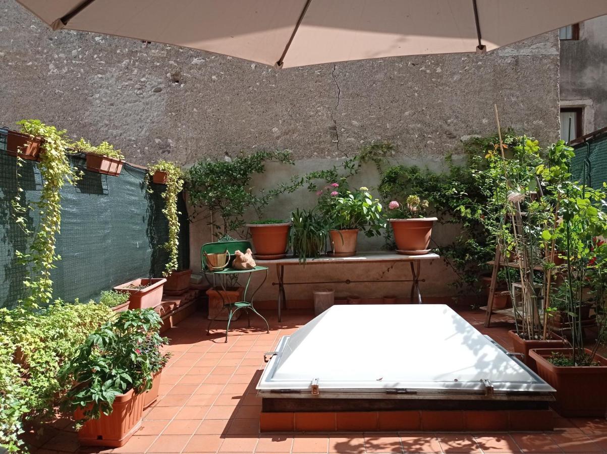 B&B S. Trinita 18 Suites & Rooms Trento Kültér fotó
